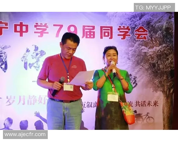 与杨娜畅谈她的足球生涯与成长之路的点滴回忆与感悟