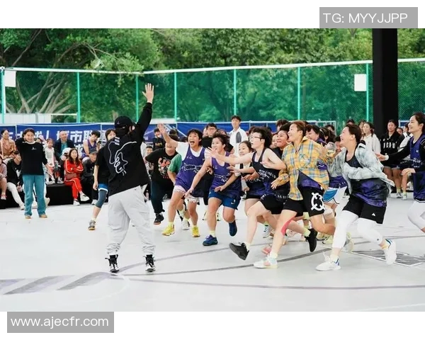 成都篮球队灵活性分析与其他球队的全面对比探讨 成都篮球队灵活性分析与其他球队的全面对比探讨