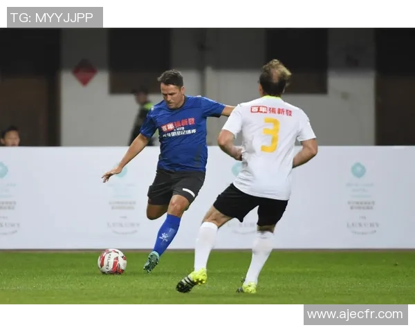 足球明星们的尬舞大赛引发热潮球场之外的精彩瞬间尽显风采 足球明星们的尬舞大赛引发热潮球场之外的精彩瞬间尽显风采