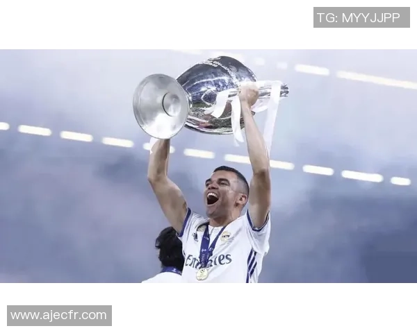 足球明星佩佩的多重外号揭秘与背后的故事分析 足球明星佩佩的多重外号揭秘与背后的故事分析